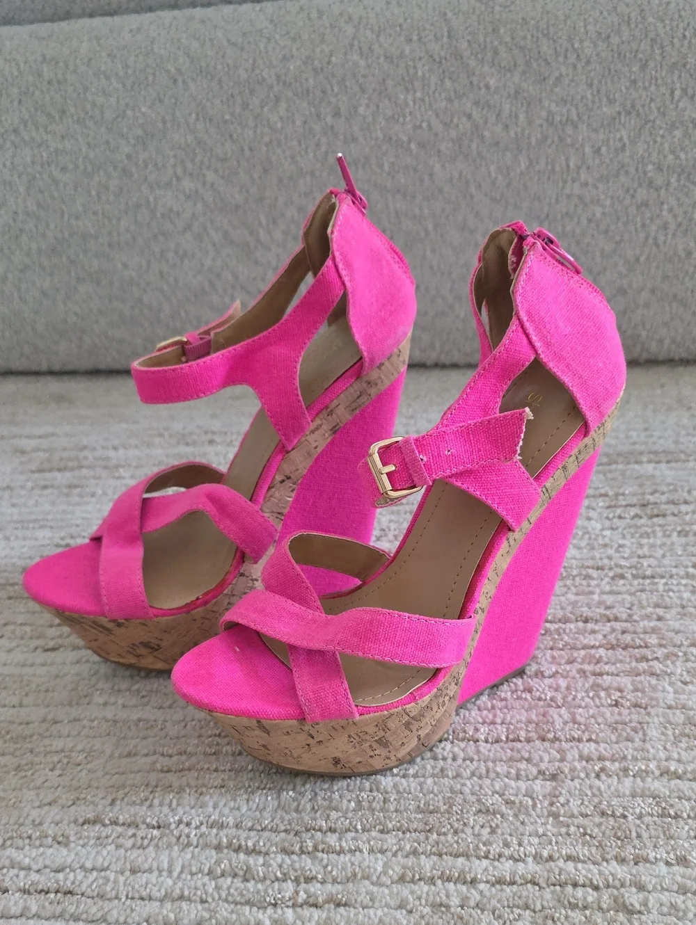 Shoe Dazzle Bubblegum Hot Pink Cork Platform Wedge Sandals